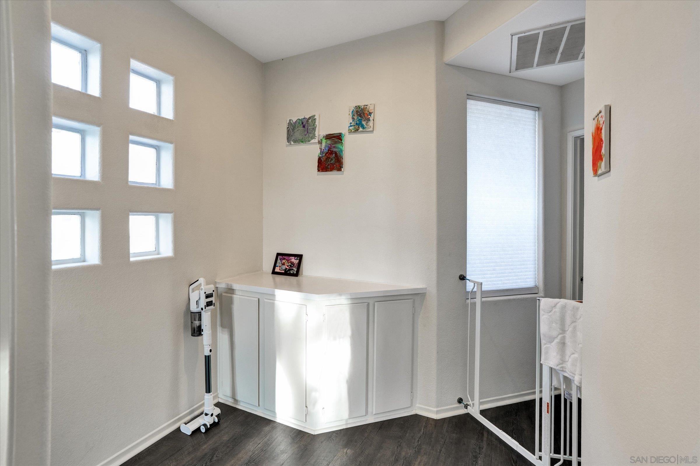 Detail Gallery Image 16 of 27 For 10944  Ivy Hill Drive  #5,  San Diego,  CA 92131 - 2 Beds | 2/1 Baths