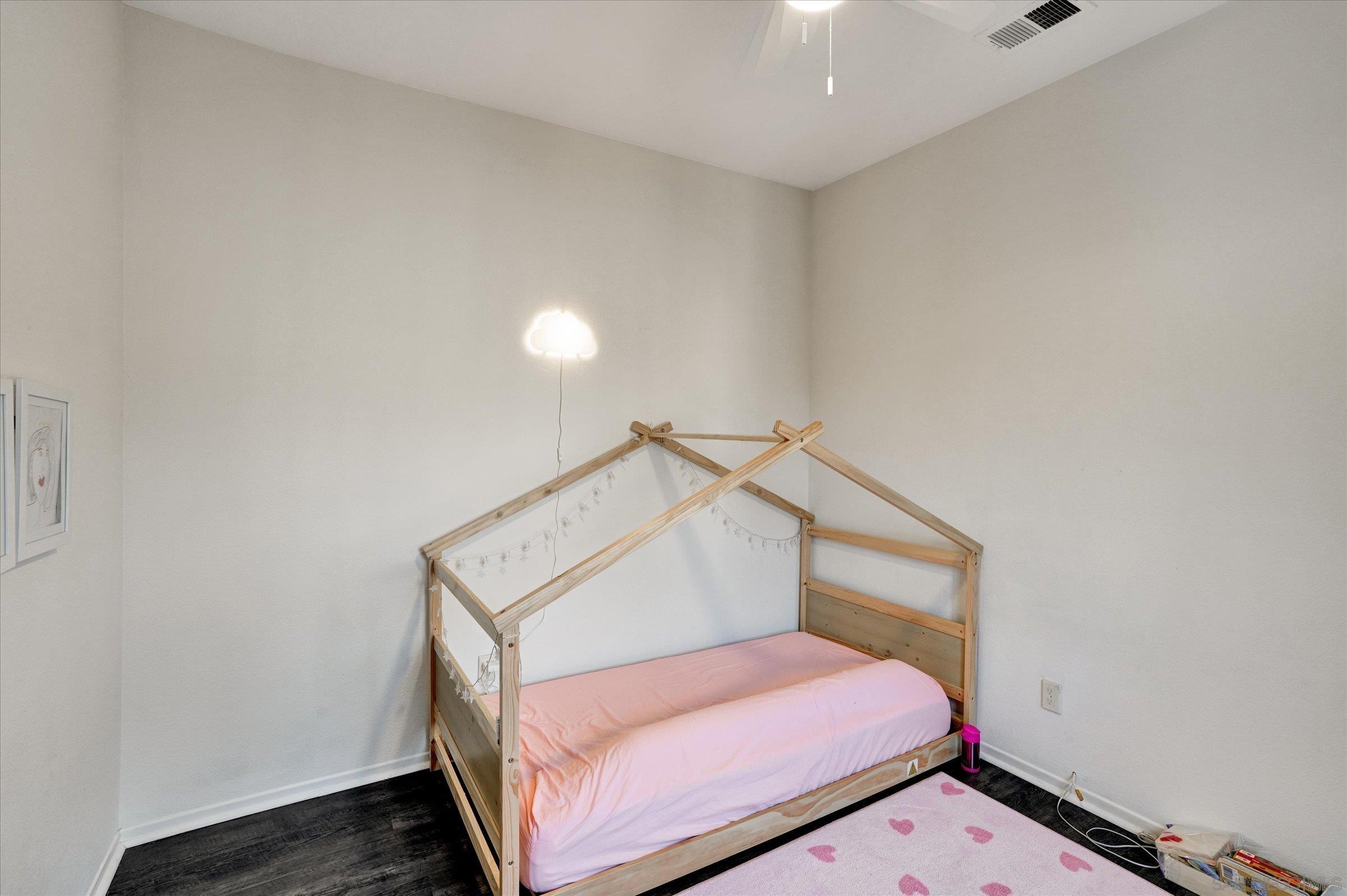 Detail Gallery Image 21 of 27 For 10944  Ivy Hill Drive  #5,  San Diego,  CA 92131 - 2 Beds | 2/1 Baths