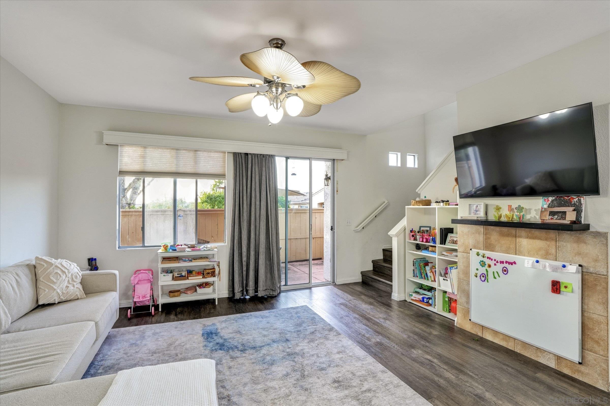 Detail Gallery Image 9 of 27 For 10944  Ivy Hill Drive  #5,  San Diego,  CA 92131 - 2 Beds | 2/1 Baths