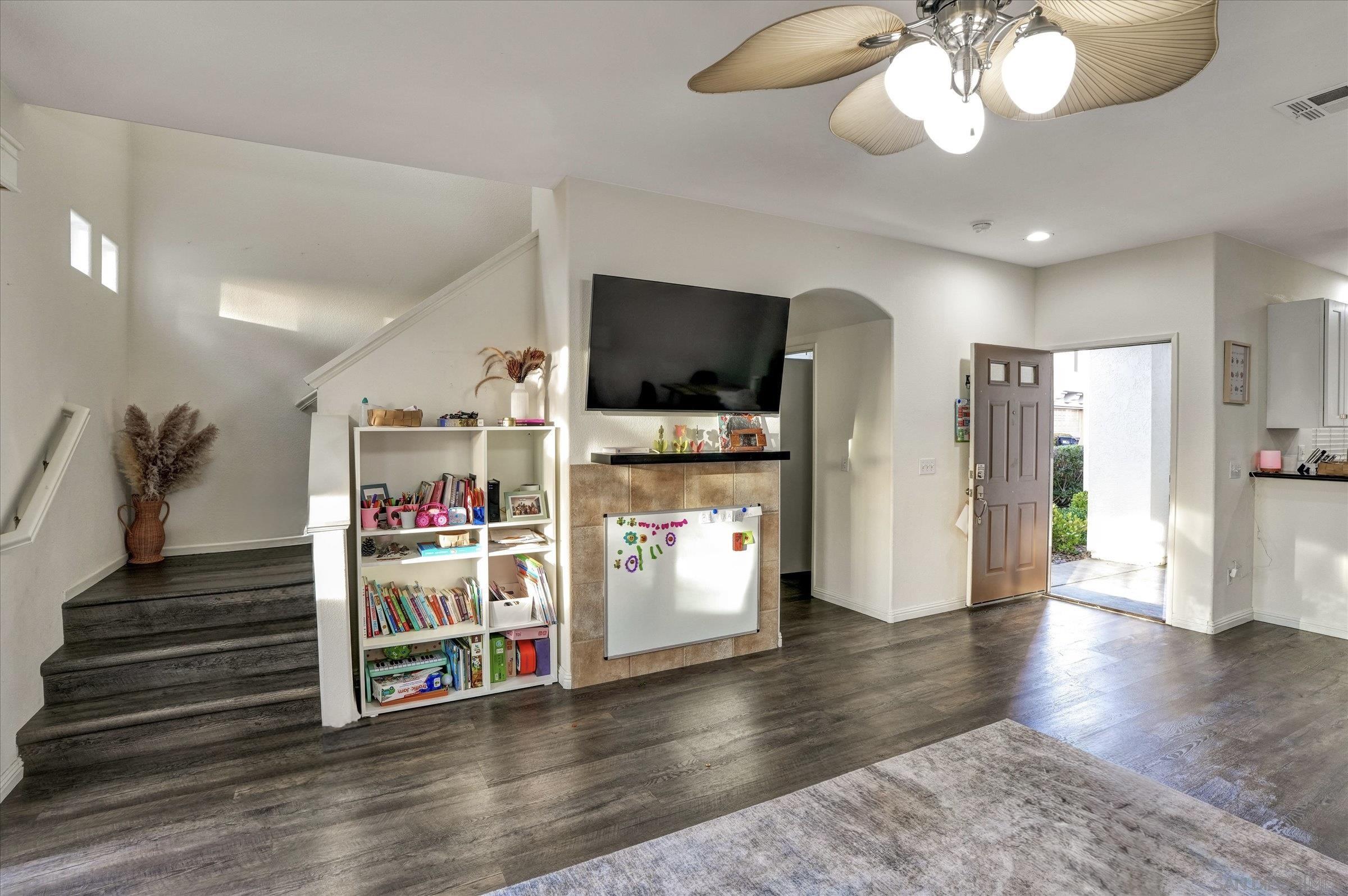 Detail Gallery Image 10 of 27 For 10944  Ivy Hill Drive  #5,  San Diego,  CA 92131 - 2 Beds | 2/1 Baths