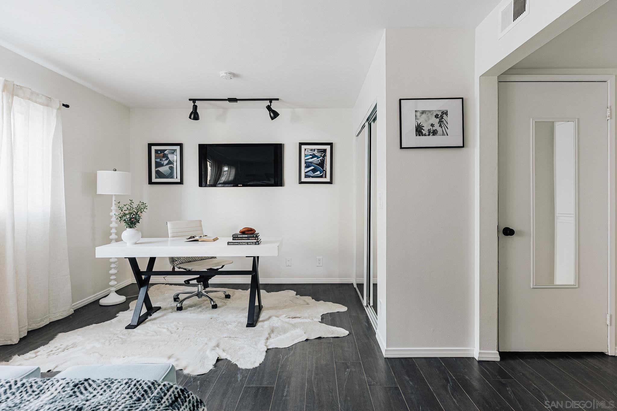 Detail Gallery Image 34 of 50 For 4652  Don Lorenzo Dr  a,  Los Angeles,  CA 90008 - 3 Beds | 3 Baths