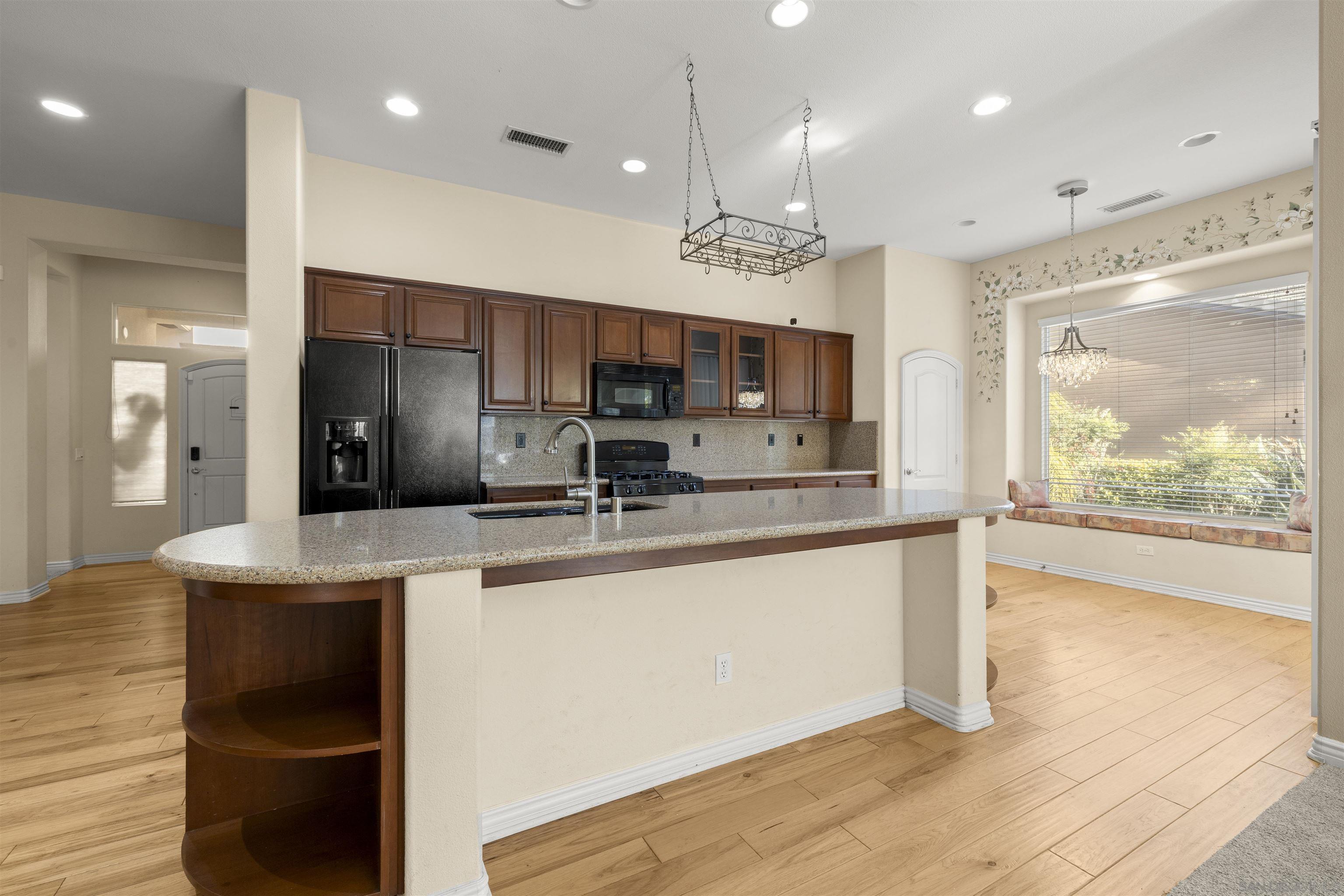 Detail Gallery Image 5 of 33 For 9093  Filaree Ct, Corona,  CA 92883 - 2 Beds | 1/1 Baths