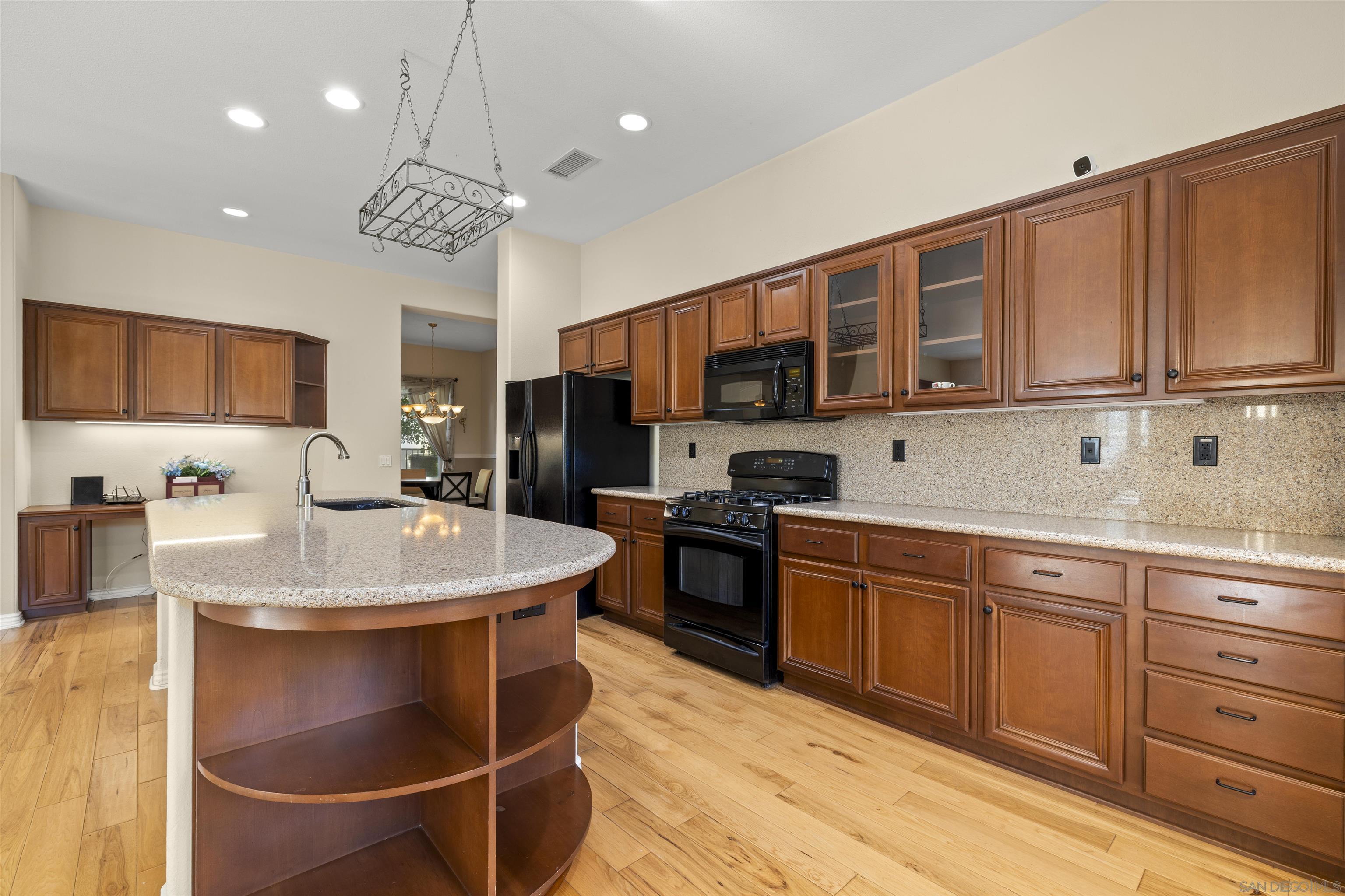 Detail Gallery Image 6 of 33 For 9093  Filaree Ct, Corona,  CA 92883 - 2 Beds | 1/1 Baths