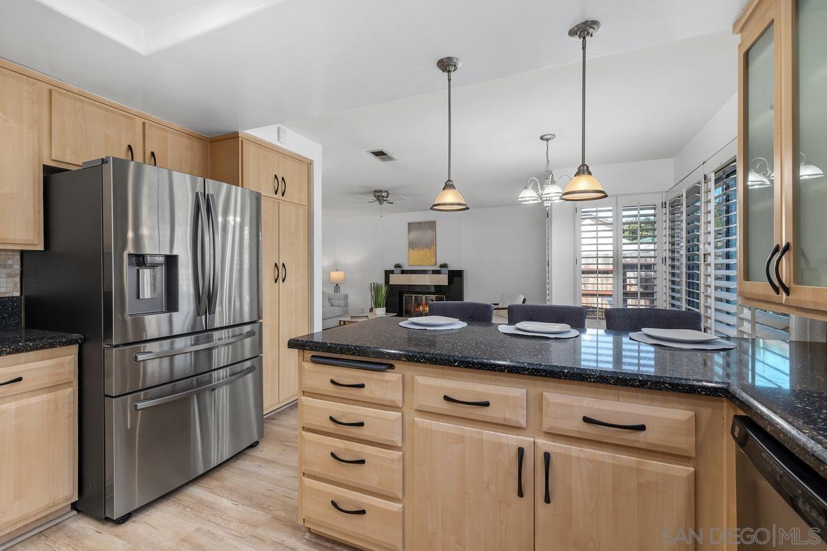 Detail Gallery Image 15 of 38 For 1095  Paseo Entrada, Chula Vista,  CA 91910 - 5 Beds | 3/1 Baths