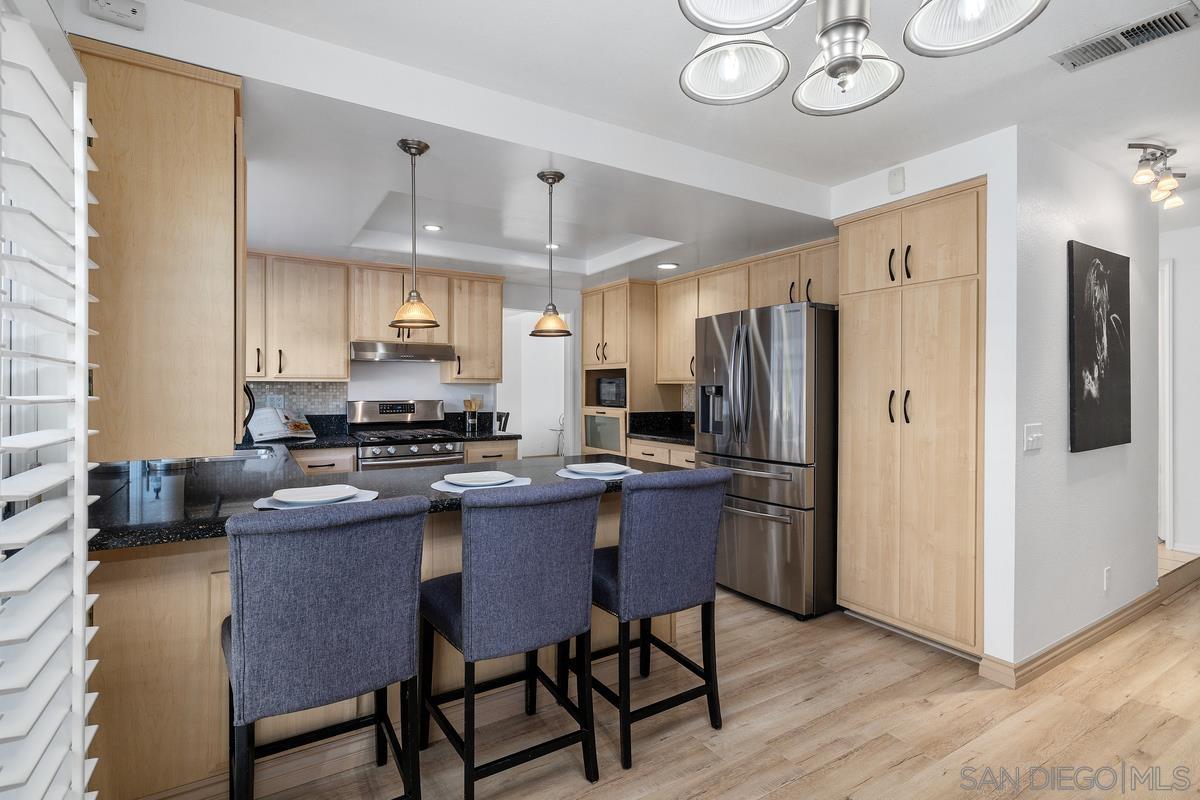 Detail Gallery Image 17 of 38 For 1095  Paseo Entrada, Chula Vista,  CA 91910 - 5 Beds | 3/1 Baths