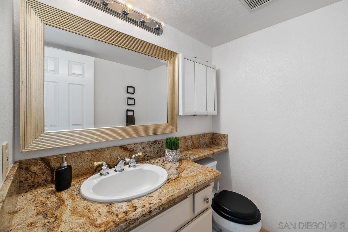 Detail Gallery Image 25 of 38 For 1095  Paseo Entrada, Chula Vista,  CA 91910 - 5 Beds | 3/1 Baths