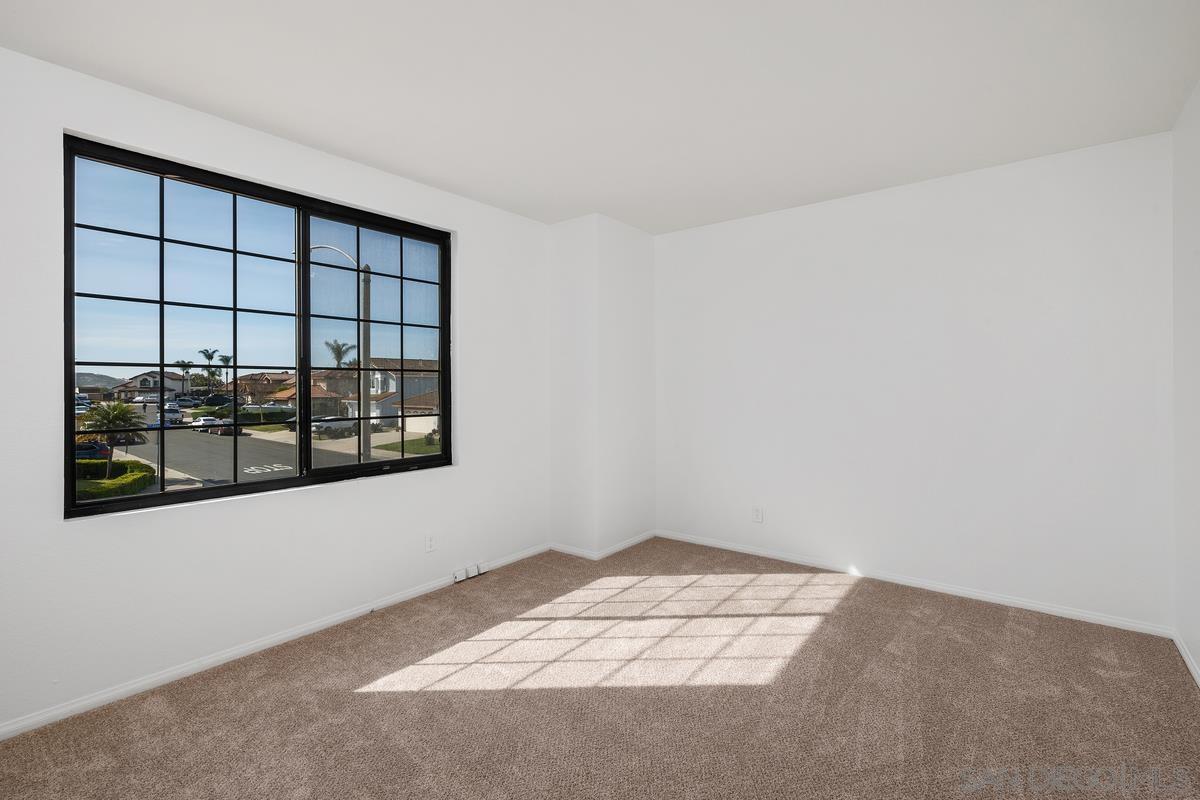 Detail Gallery Image 35 of 38 For 1095  Paseo Entrada, Chula Vista,  CA 91910 - 5 Beds | 3/1 Baths