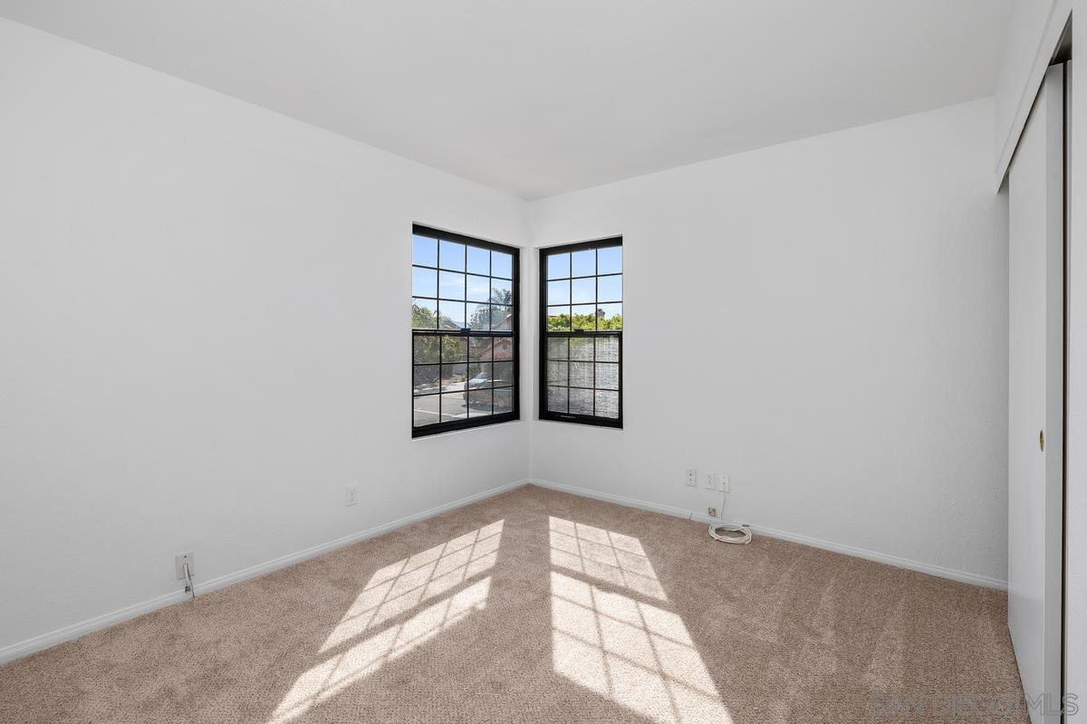 Detail Gallery Image 36 of 38 For 1095  Paseo Entrada, Chula Vista,  CA 91910 - 5 Beds | 3/1 Baths