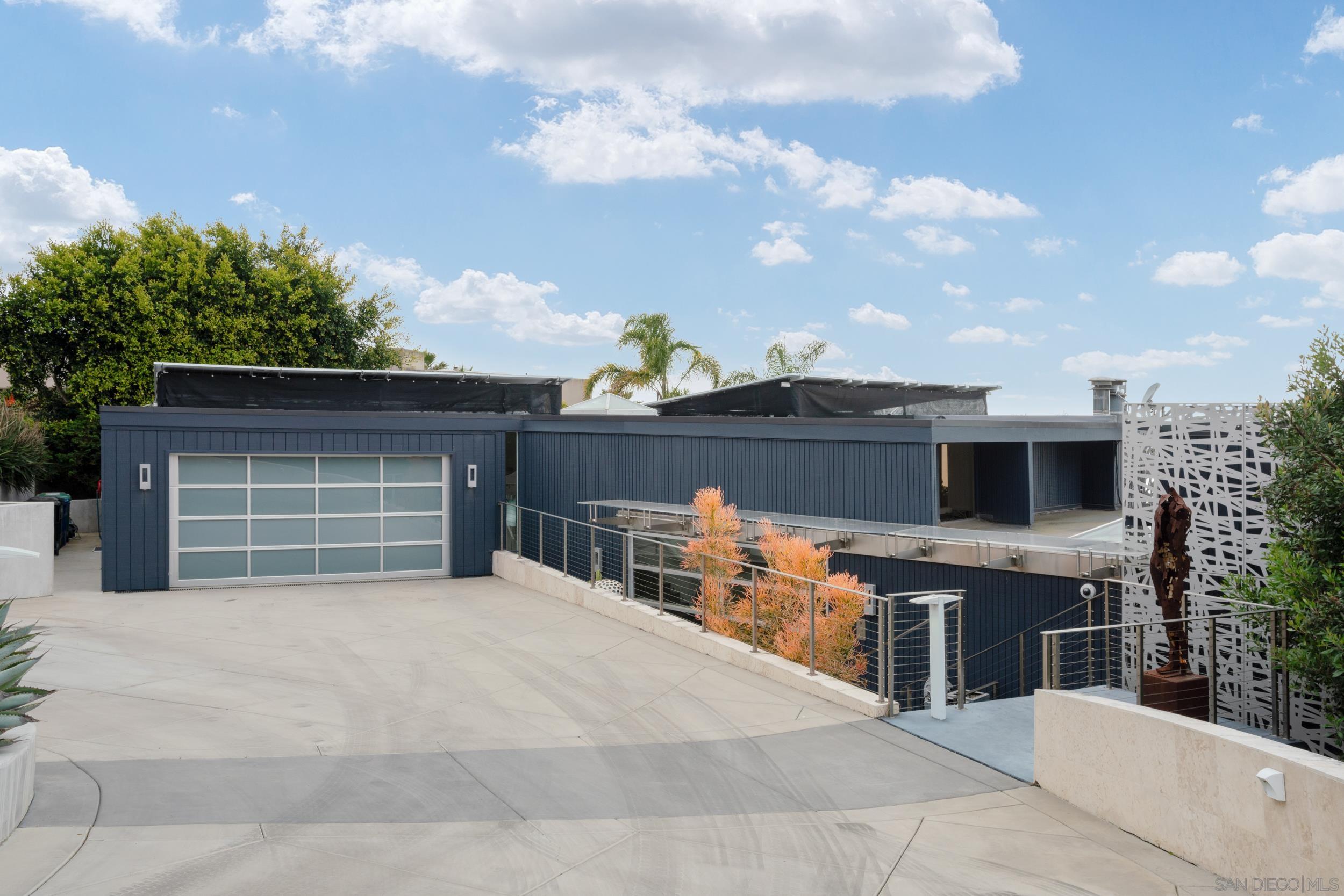 Detail Gallery Image 2 of 25 For 7116  Country Club Drive, La Jolla,  CA 92037 - 5 Beds | 4/1 Baths