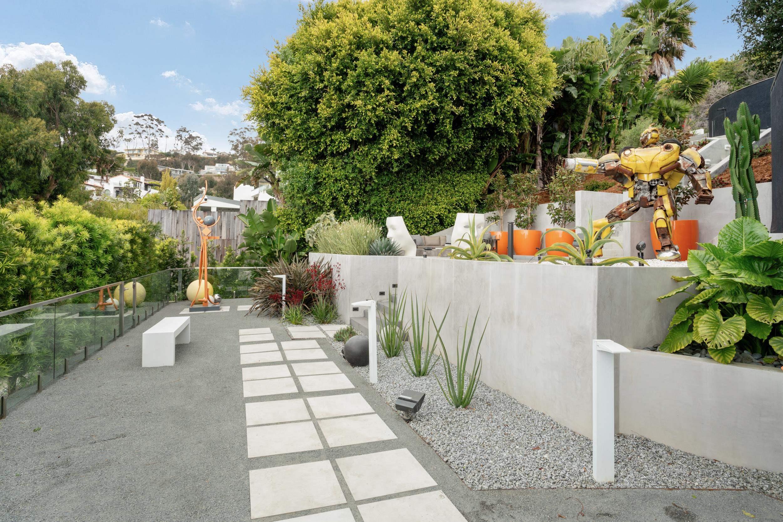 Detail Gallery Image 12 of 25 For 7116  Country Club Drive, La Jolla,  CA 92037 - 5 Beds | 4/1 Baths