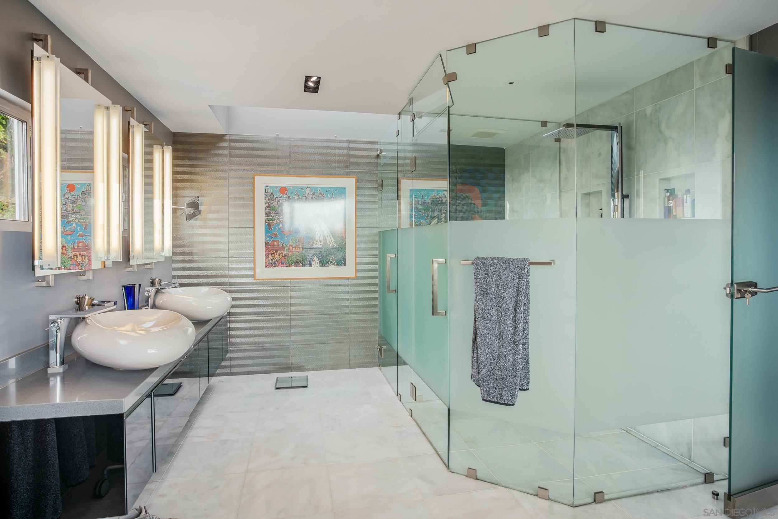 Detail Gallery Image 17 of 25 For 7116  Country Club Drive, La Jolla,  CA 92037 - 5 Beds | 4/1 Baths