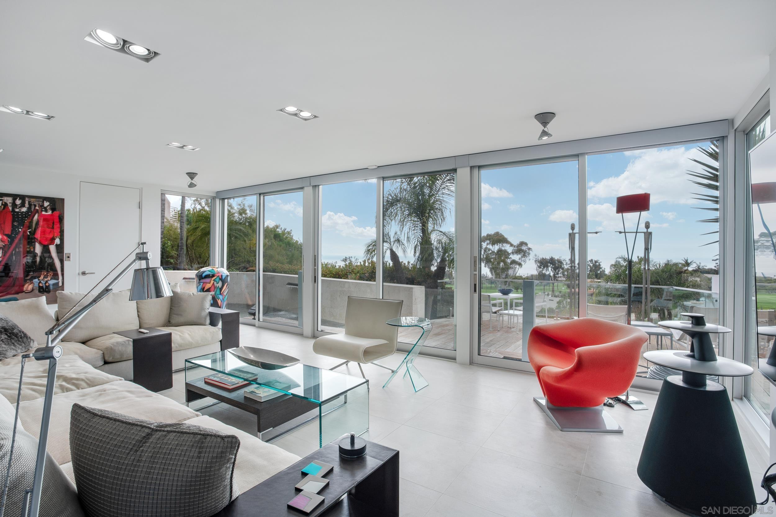 Detail Gallery Image 22 of 25 For 7116  Country Club Drive, La Jolla,  CA 92037 - 5 Beds | 4/1 Baths