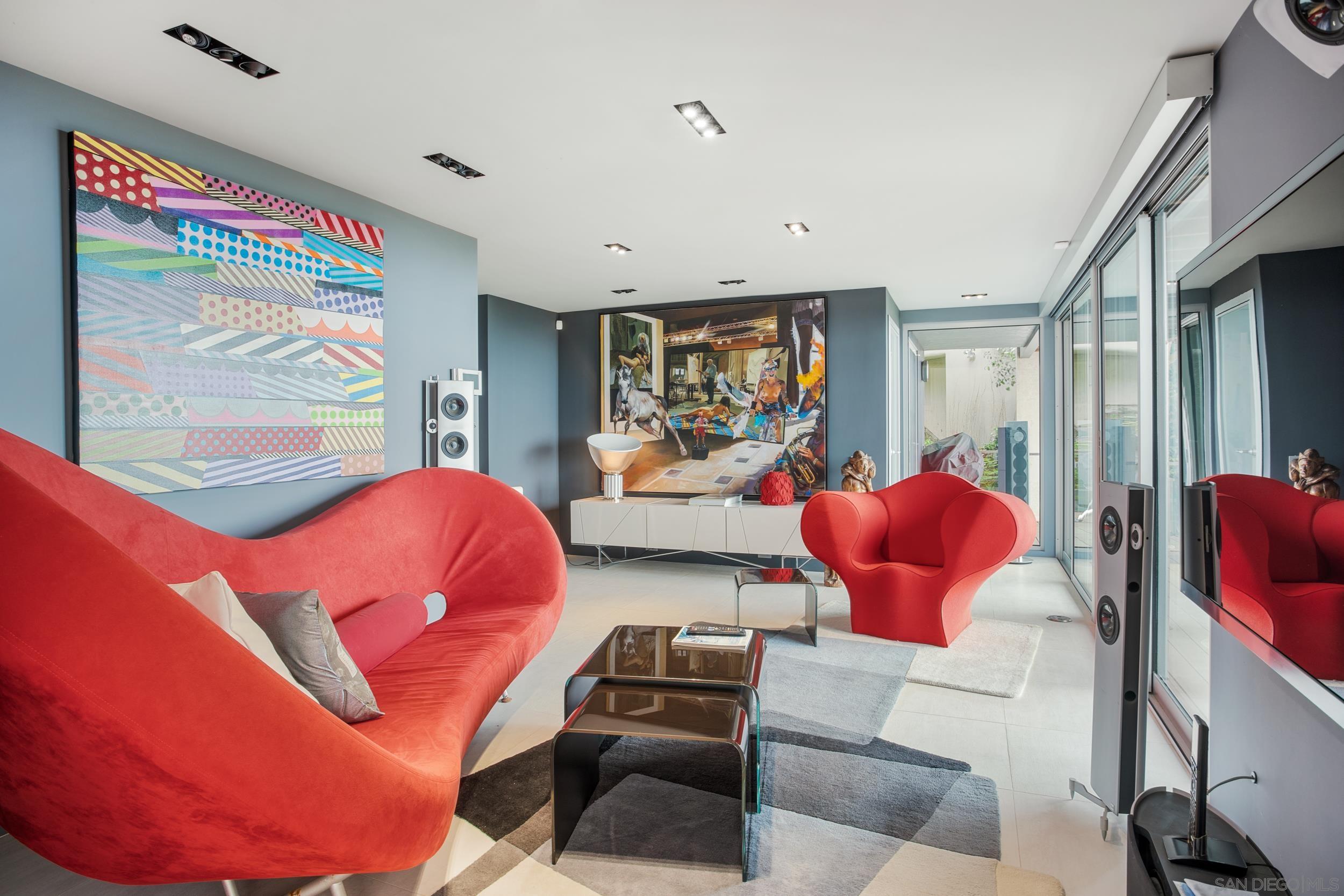 Detail Gallery Image 7 of 25 For 7116  Country Club Drive, La Jolla,  CA 92037 - 5 Beds | 4/1 Baths