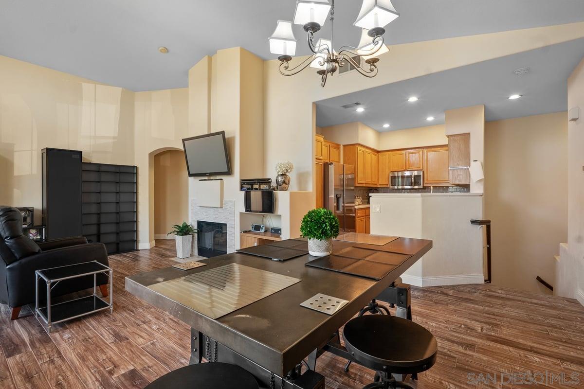 Detail Gallery Image 4 of 43 For 18696  Caminito Pasadero, San Diego,  CA 92128 - 2 Beds | 2 Baths
