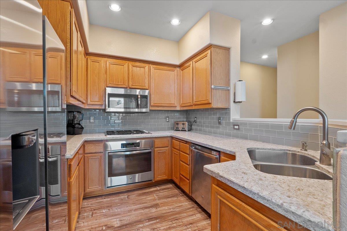 Detail Gallery Image 7 of 43 For 18696  Caminito Pasadero, San Diego,  CA 92128 - 2 Beds | 2 Baths