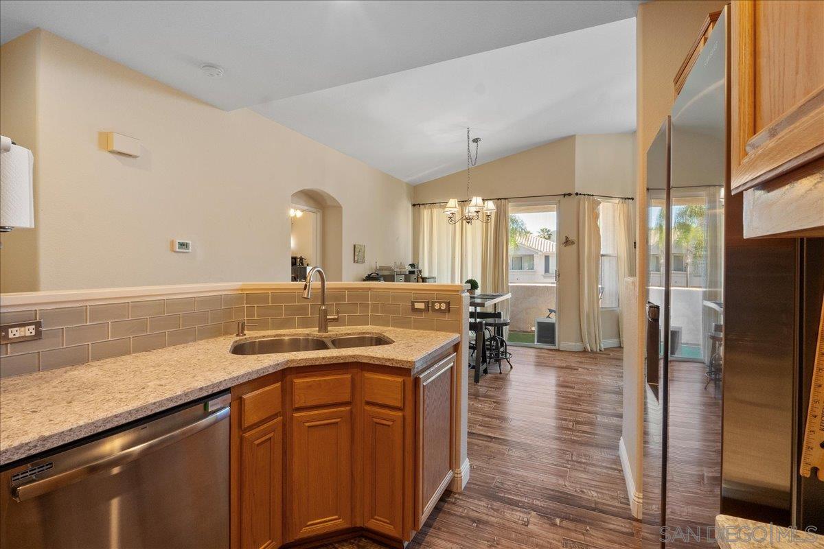 Detail Gallery Image 9 of 43 For 18696  Caminito Pasadero, San Diego,  CA 92128 - 2 Beds | 2 Baths