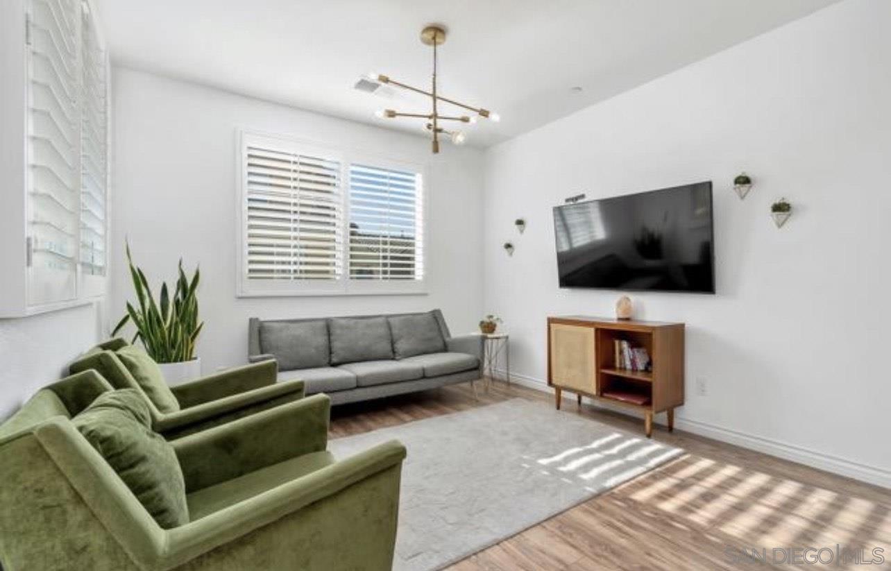 Detail Gallery Image 2 of 27 For 1627  Dunlin Avenue 1, Chula Vista,  CA 91913 - 2 Beds | 2 Baths