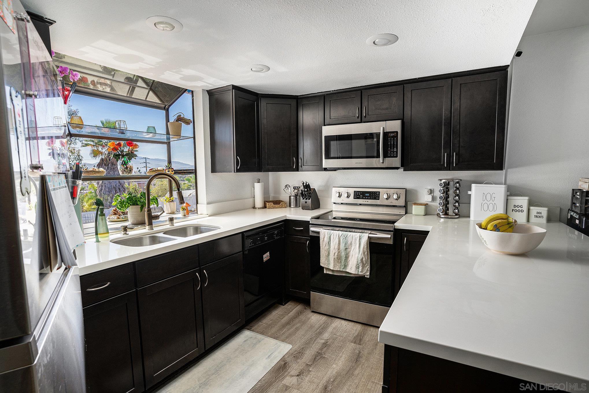 Front Image Thumbnail for SD260006476