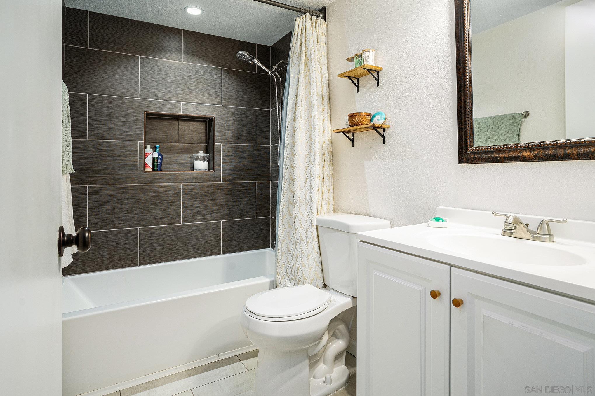 Detail Gallery Image 12 of 18 For 440  Citracado Pkwy  #14,  Escondido,  CA 92025 - 2 Beds | 2 Baths