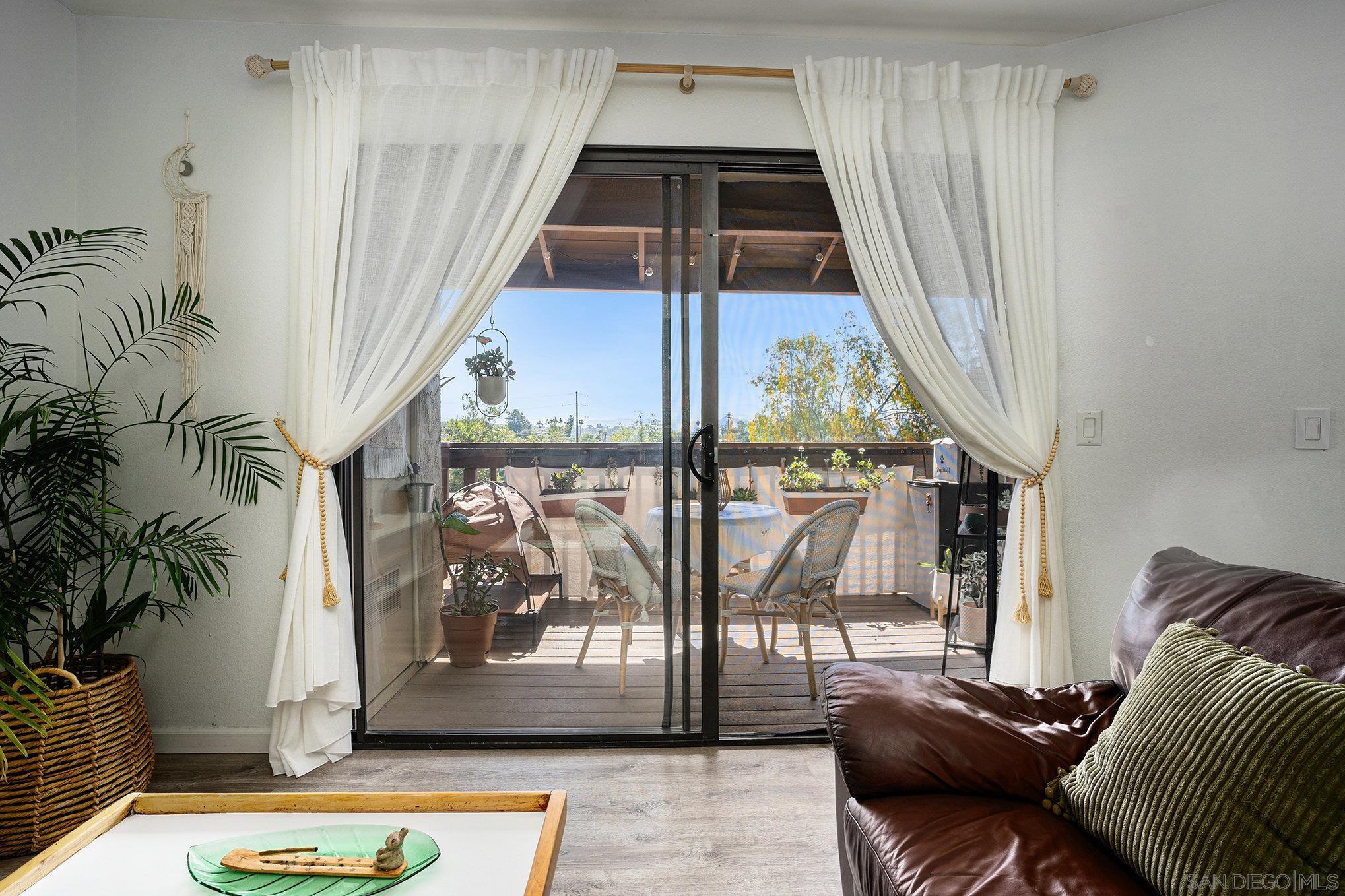 Detail Gallery Image 13 of 18 For 440  Citracado Pkwy  #14,  Escondido,  CA 92025 - 2 Beds | 2 Baths