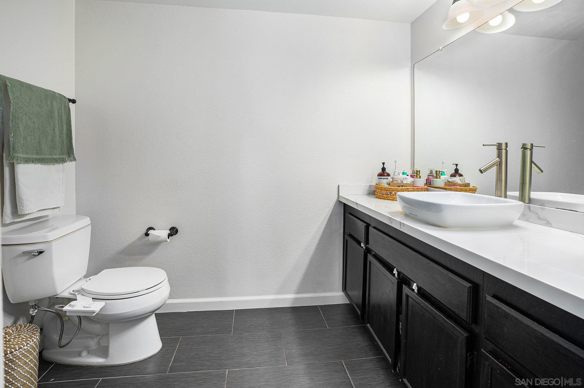 Detail Gallery Image 9 of 18 For 440  Citracado Pkwy  #14,  Escondido,  CA 92025 - 2 Beds | 2 Baths