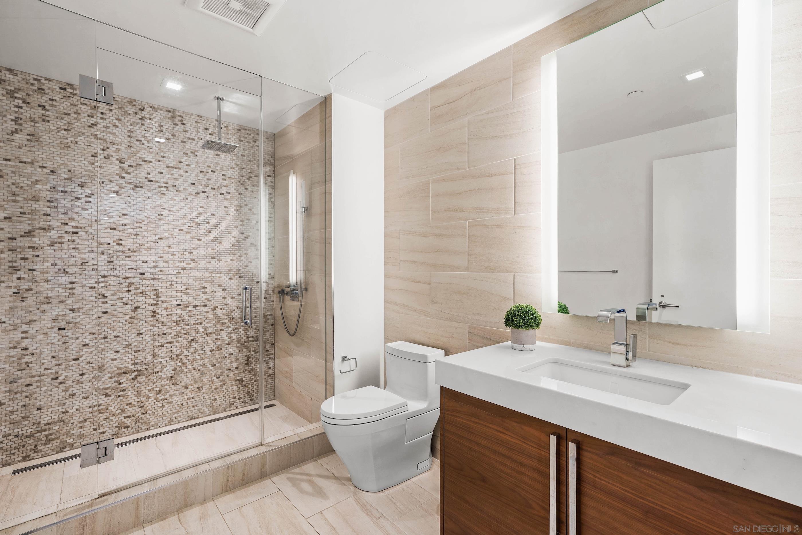 Detail Gallery Image 24 of 55 For 888 W E Street  2206, San Diego,  CA 92101 - 2 Beds | 2 Baths