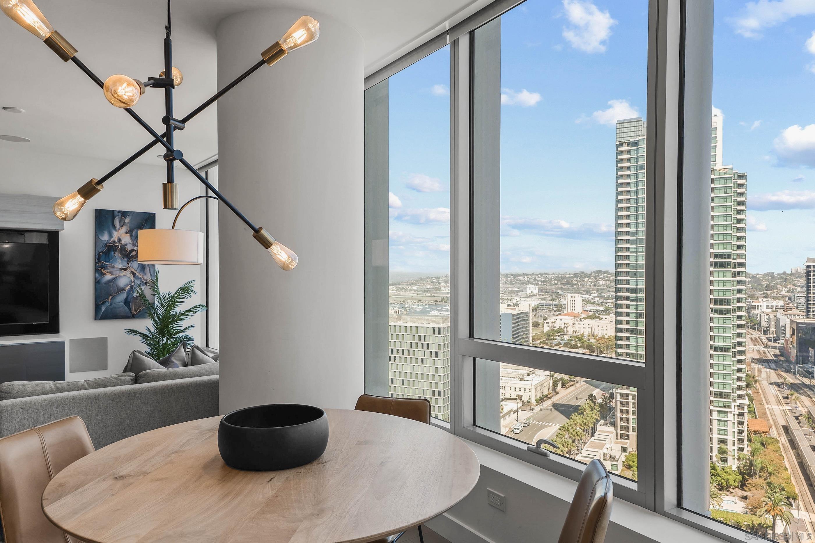 Detail Gallery Image 9 of 55 For 888 W E Street  2206, San Diego,  CA 92101 - 2 Beds | 2 Baths