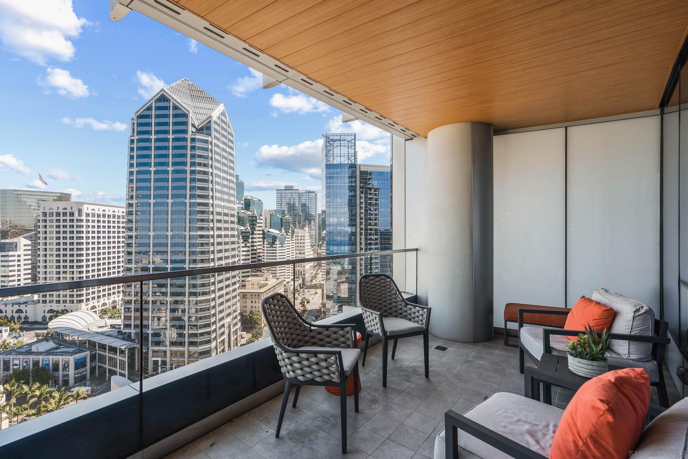 Detail Gallery Image 10 of 55 For 888 W E Street  2206, San Diego,  CA 92101 - 2 Beds | 2 Baths