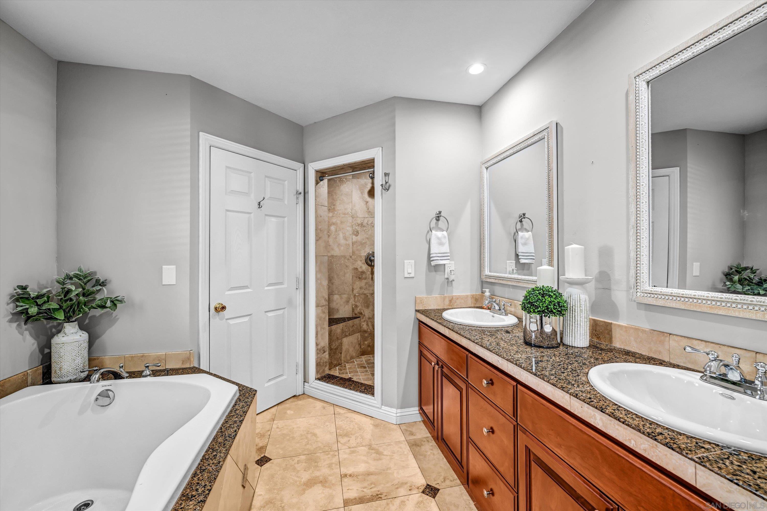 Detail Gallery Image 16 of 31 For 12811  Beeler Creek Trl, Poway,  CA 92064 - 5 Beds | 3 Baths