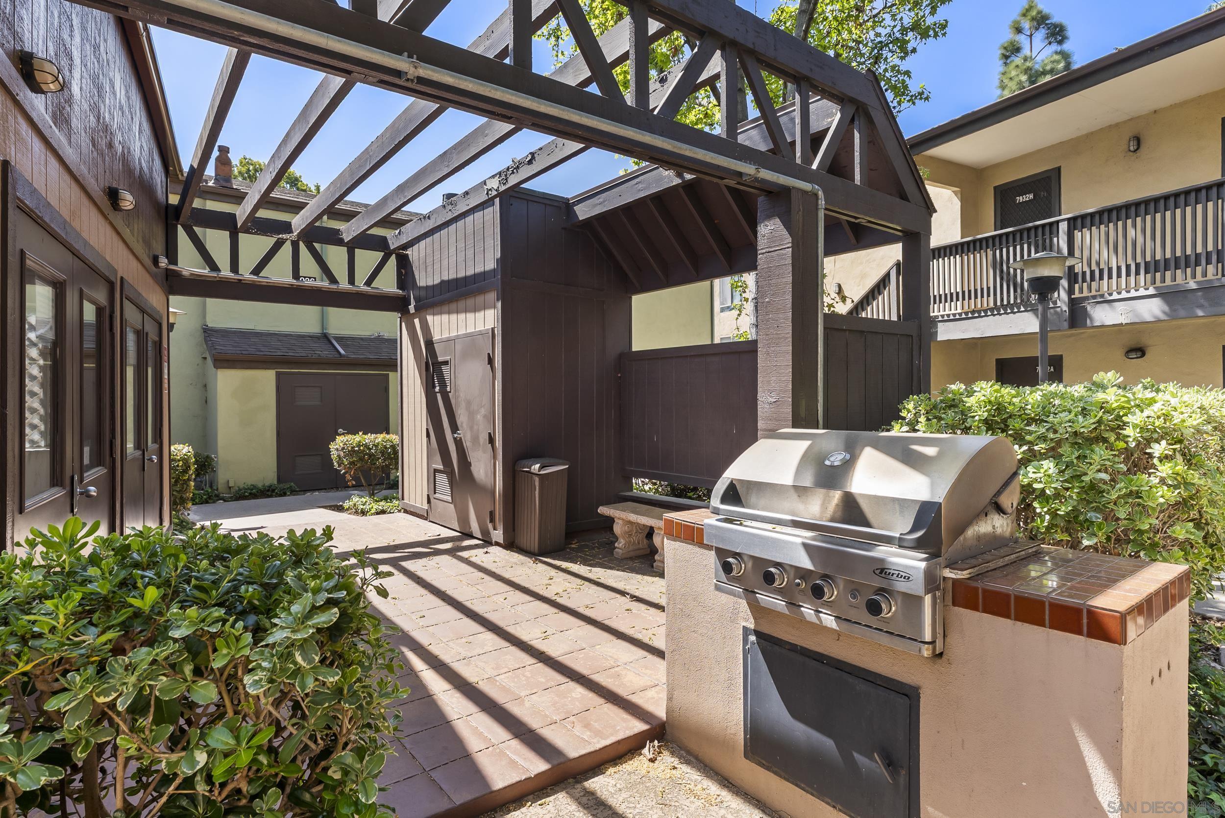 Detail Gallery Image 20 of 31 For 7938  Mission Center Ct.  #H,  San Diego,  CA 92108 - 2 Beds | 1 Baths