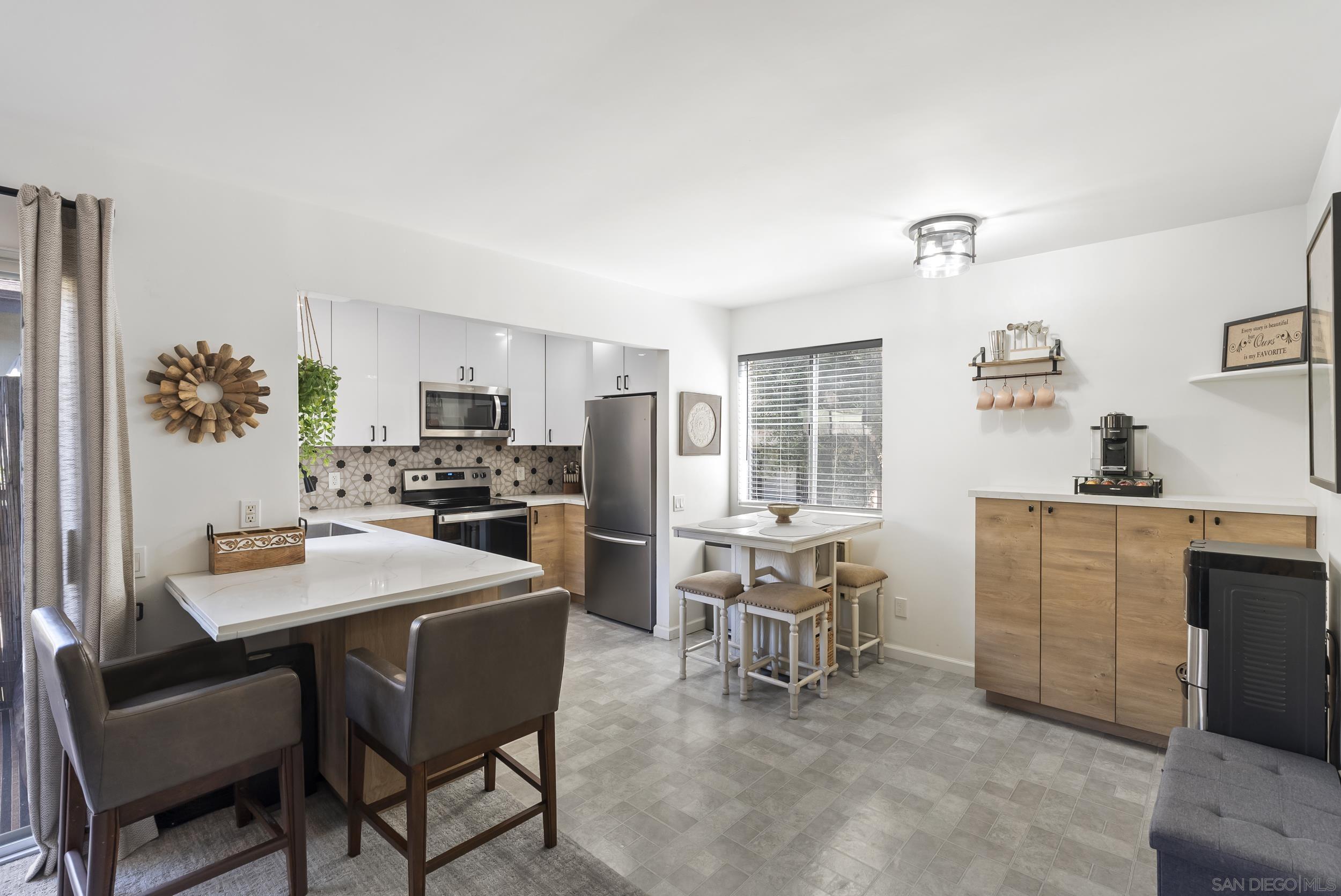 Detail Gallery Image 8 of 31 For 7938  Mission Center Ct.  #H,  San Diego,  CA 92108 - 2 Beds | 1 Baths