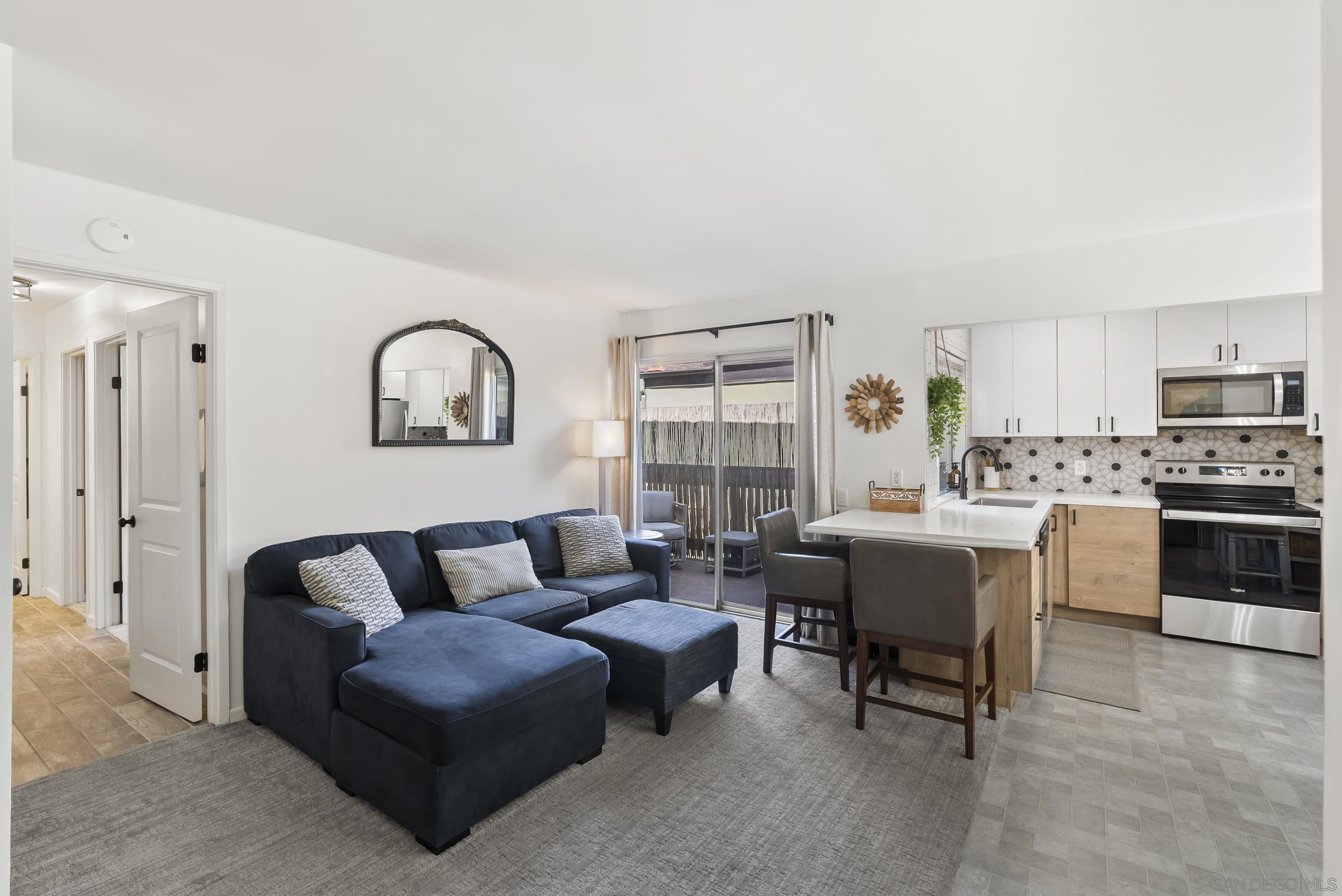 Detail Gallery Image 9 of 31 For 7938  Mission Center Ct.  #H,  San Diego,  CA 92108 - 2 Beds | 1 Baths