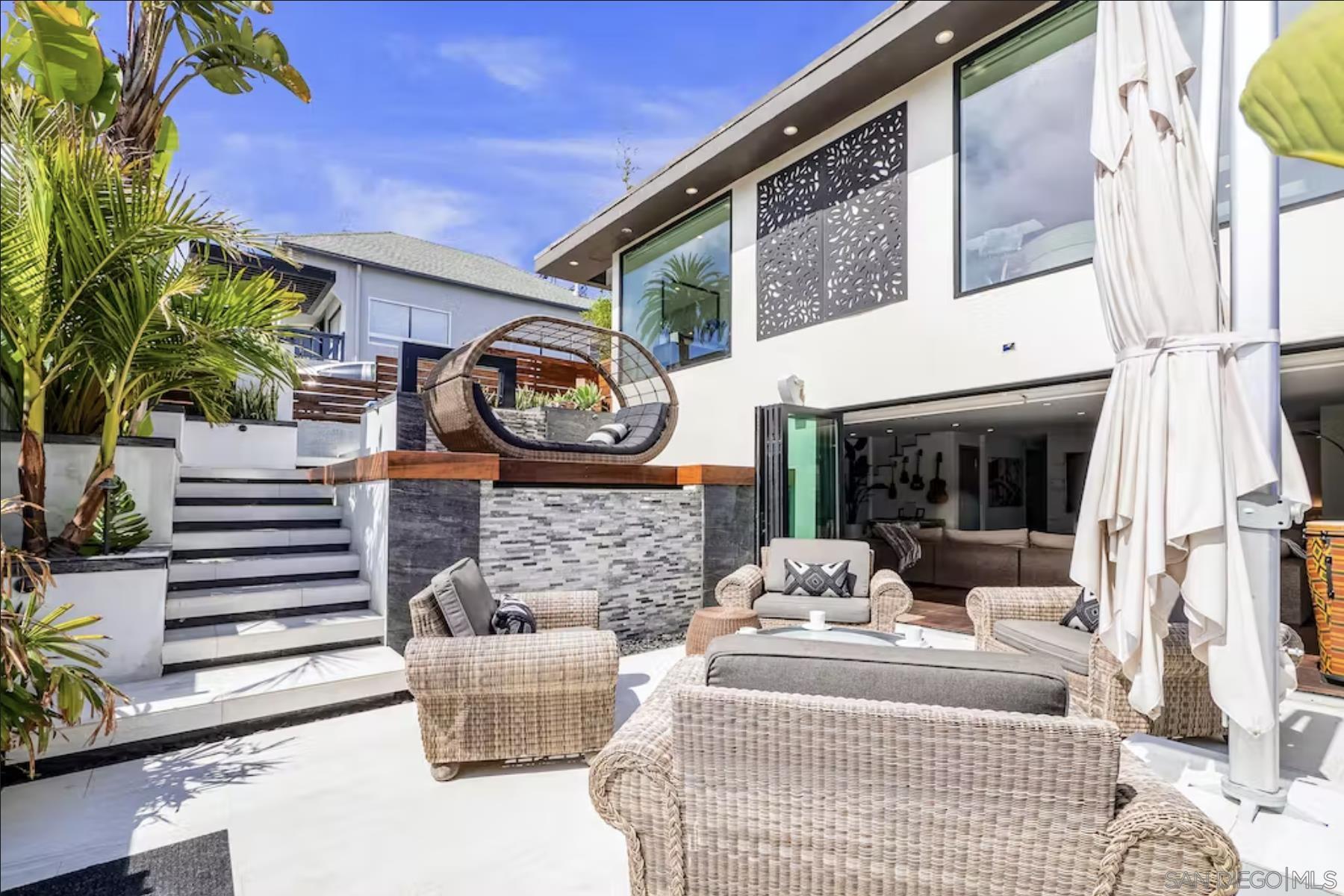 Detail Gallery Image 13 of 37 For 225  4th Street, Encinitas,  CA 92024 - 5 Beds | 4/1 Baths