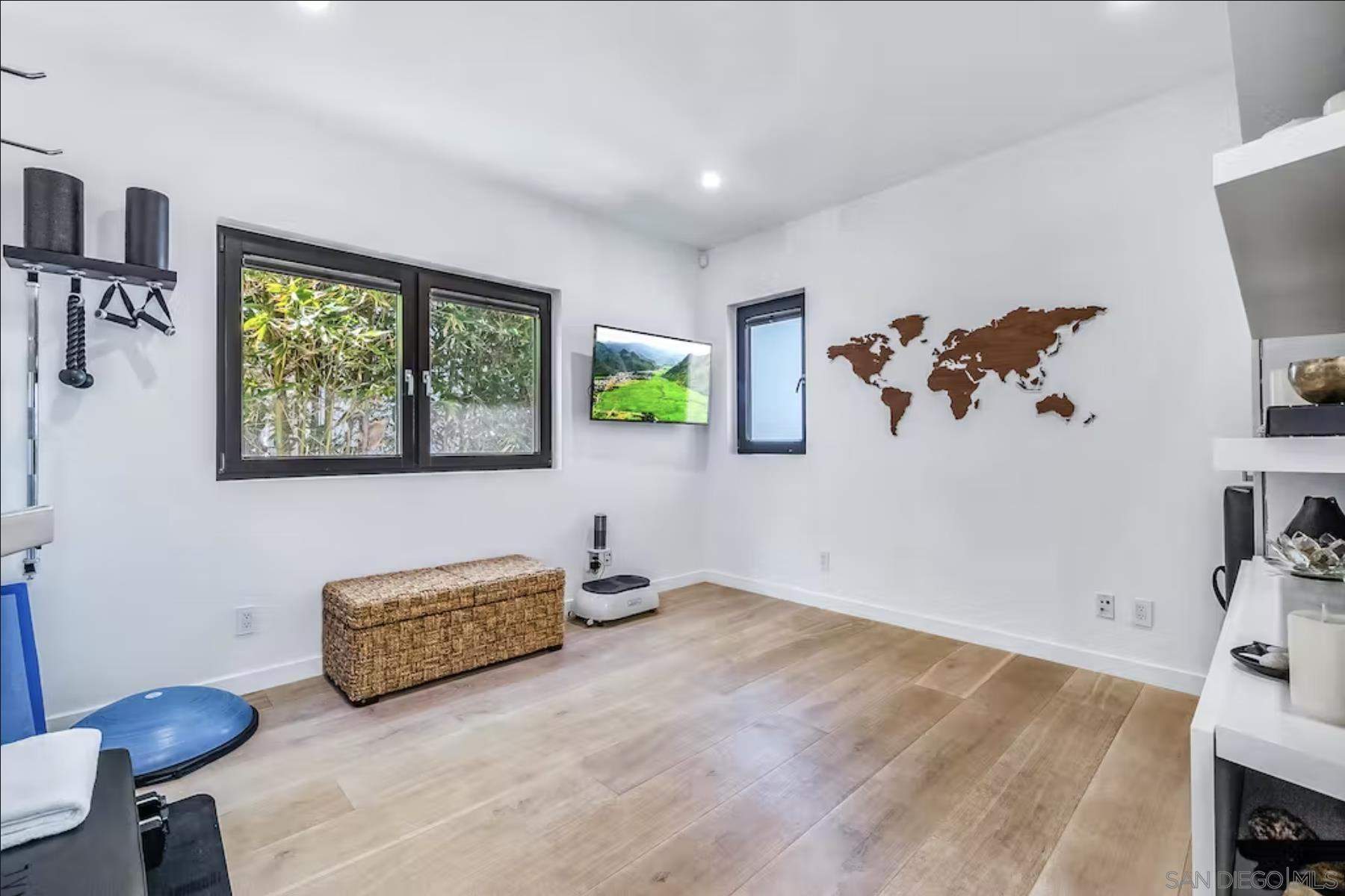 Detail Gallery Image 22 of 37 For 225  4th Street, Encinitas,  CA 92024 - 5 Beds | 4/1 Baths