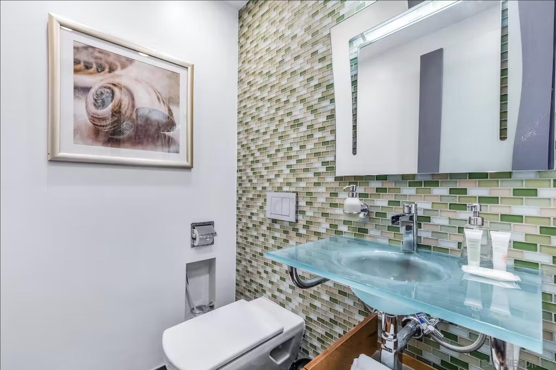 Detail Gallery Image 25 of 37 For 225  4th Street, Encinitas,  CA 92024 - 5 Beds | 4/1 Baths