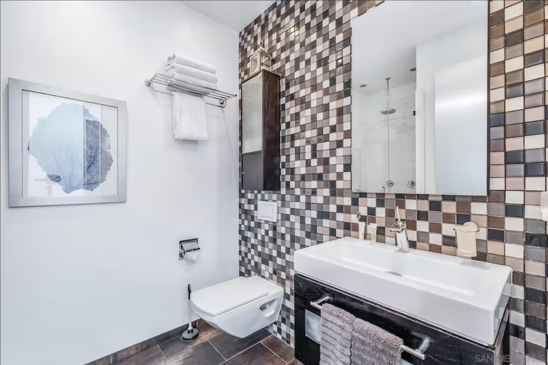 Detail Gallery Image 30 of 37 For 225  4th Street, Encinitas,  CA 92024 - 5 Beds | 4/1 Baths