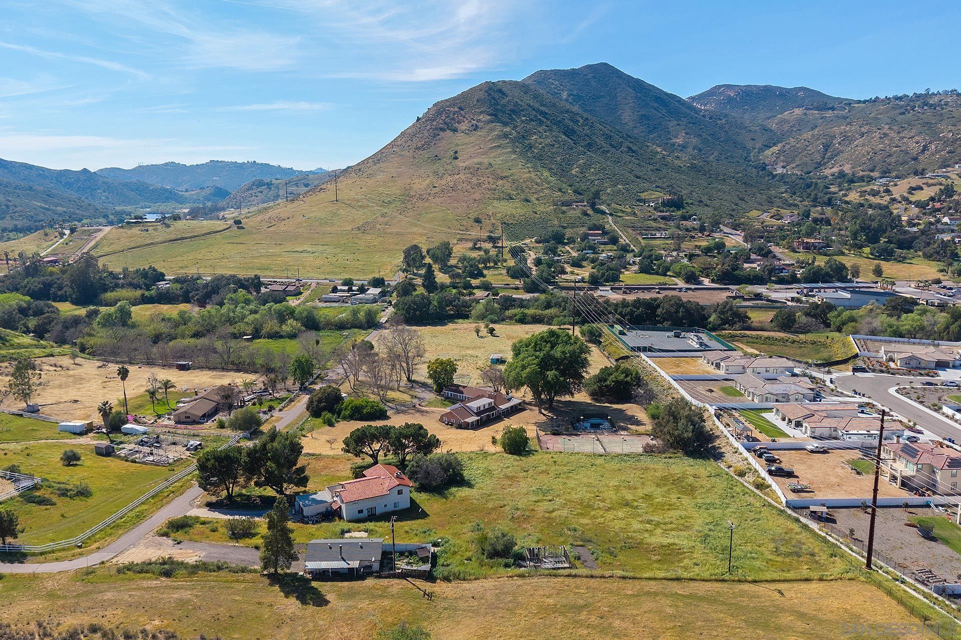 Detail Gallery Image 11 of 14 For 4829  Dehesa Rd, El Cajon,  CA 92019 - 4 Beds | 2/1 Baths