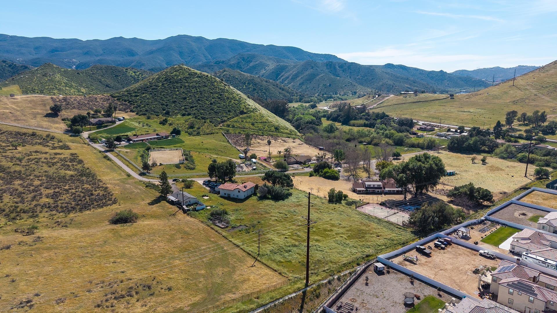 Detail Gallery Image 12 of 14 For 4829  Dehesa Rd, El Cajon,  CA 92019 - 4 Beds | 2/1 Baths