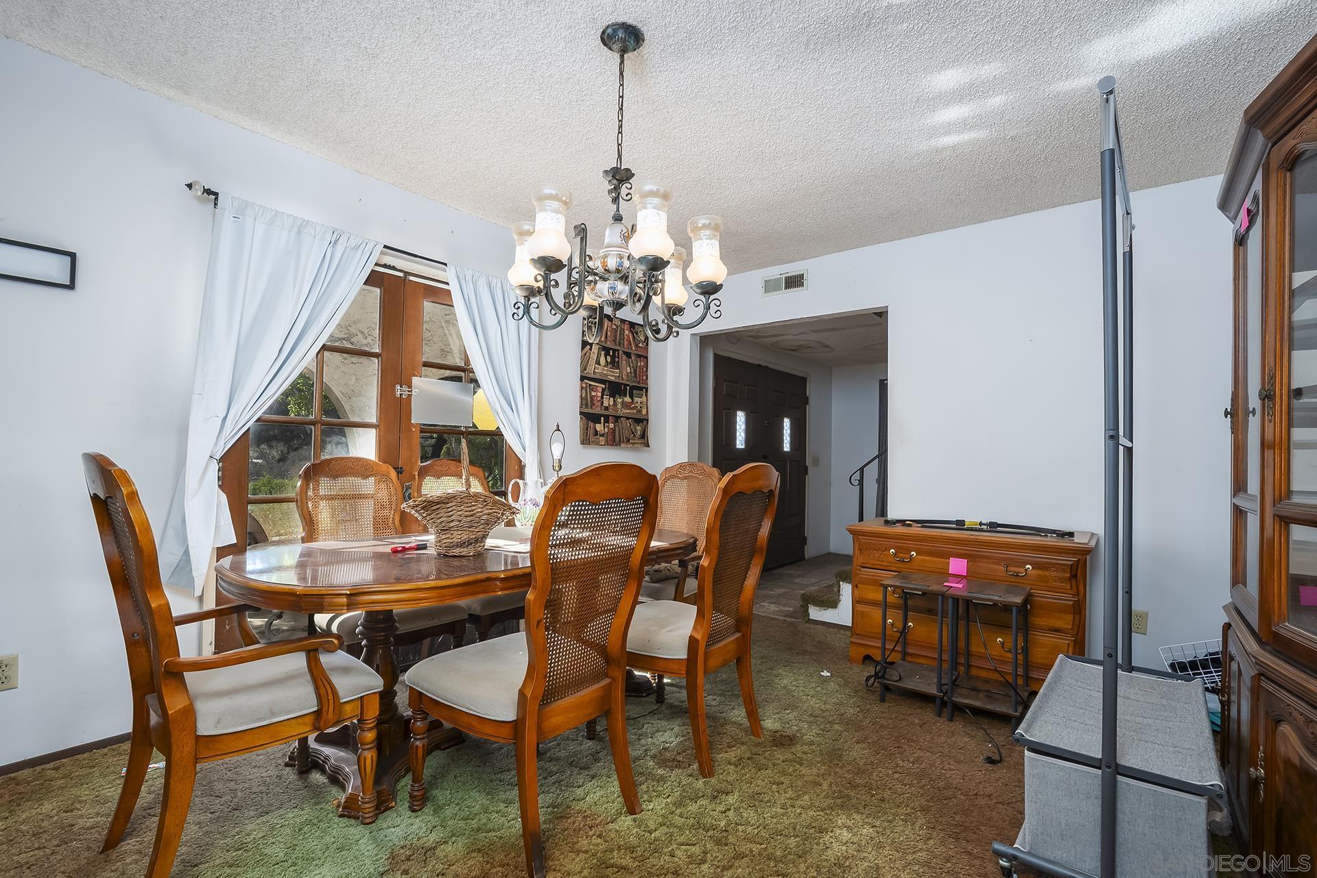 Detail Gallery Image 5 of 14 For 4829  Dehesa Rd, El Cajon,  CA 92019 - 4 Beds | 2/1 Baths