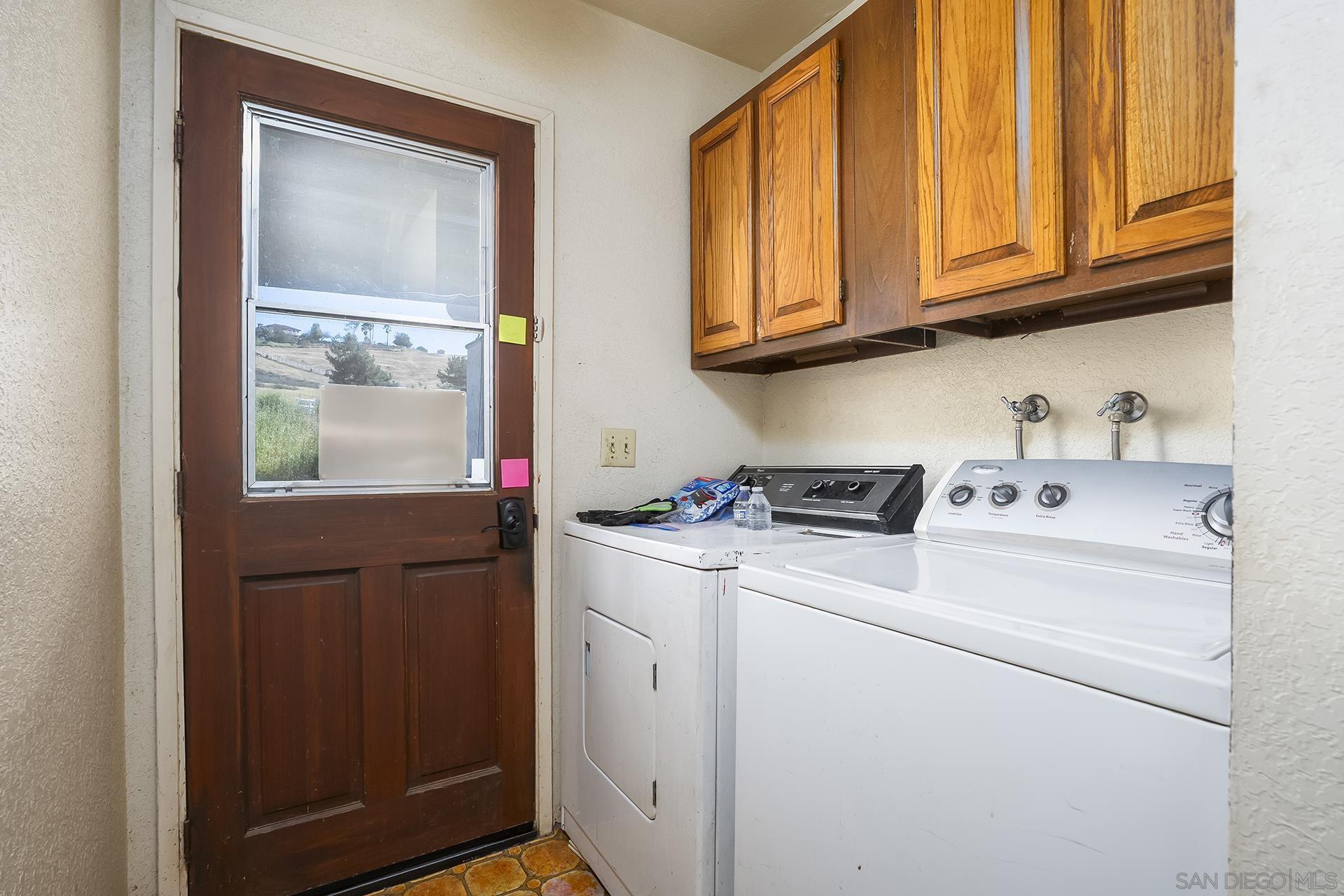 Detail Gallery Image 8 of 14 For 4829  Dehesa Rd, El Cajon,  CA 92019 - 4 Beds | 2/1 Baths