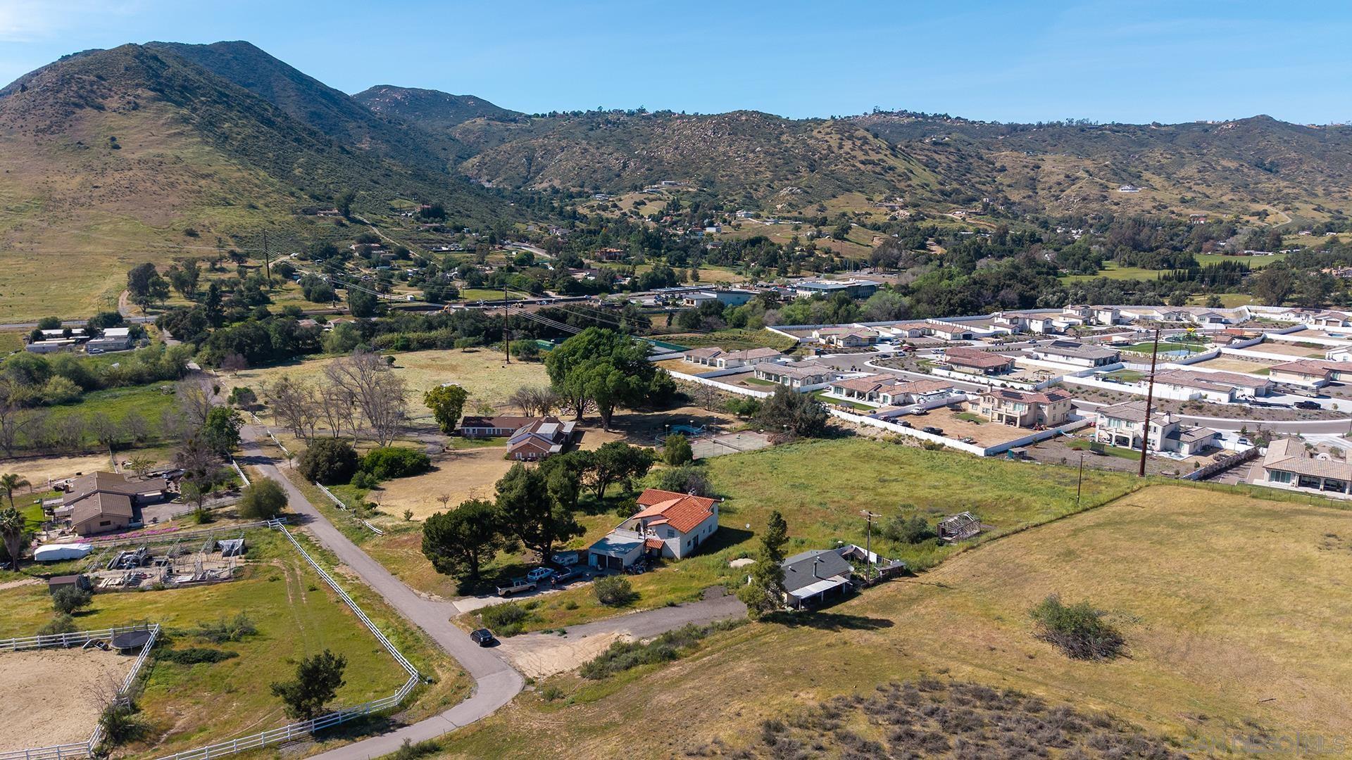 Detail Gallery Image 10 of 14 For 4829  Dehesa Rd, El Cajon,  CA 92019 - 4 Beds | 2/1 Baths