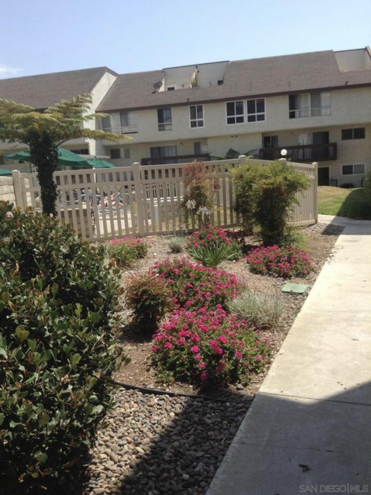 Detail Gallery Image 2 of 9 For 6191  Rancho Missiom  213, San Diego,  CA 92108 - 3 Beds | 2 Baths