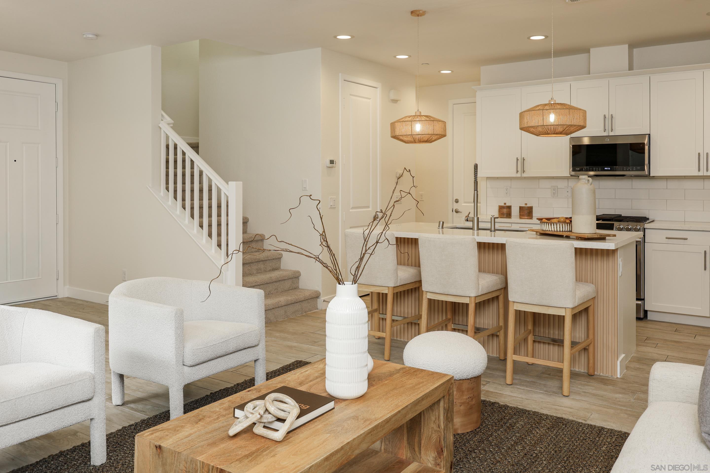 Detail Gallery Image 14 of 57 For 3269  Vestra Way, Carlsbad,  CA 92010 - 3 Beds | 2/1 Baths