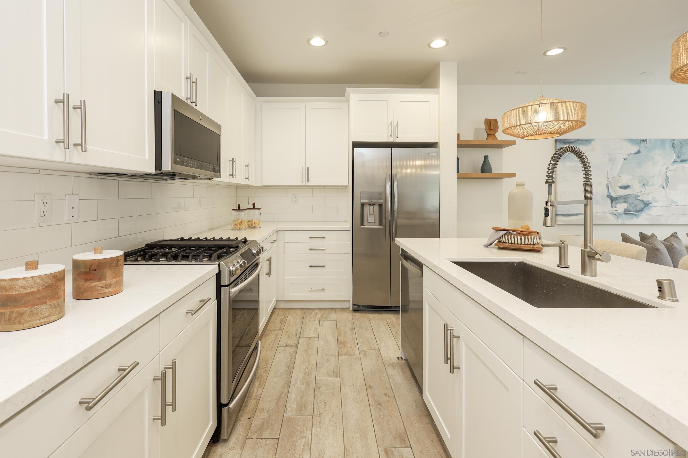 Detail Gallery Image 17 of 57 For 3269  Vestra Way, Carlsbad,  CA 92010 - 3 Beds | 2/1 Baths