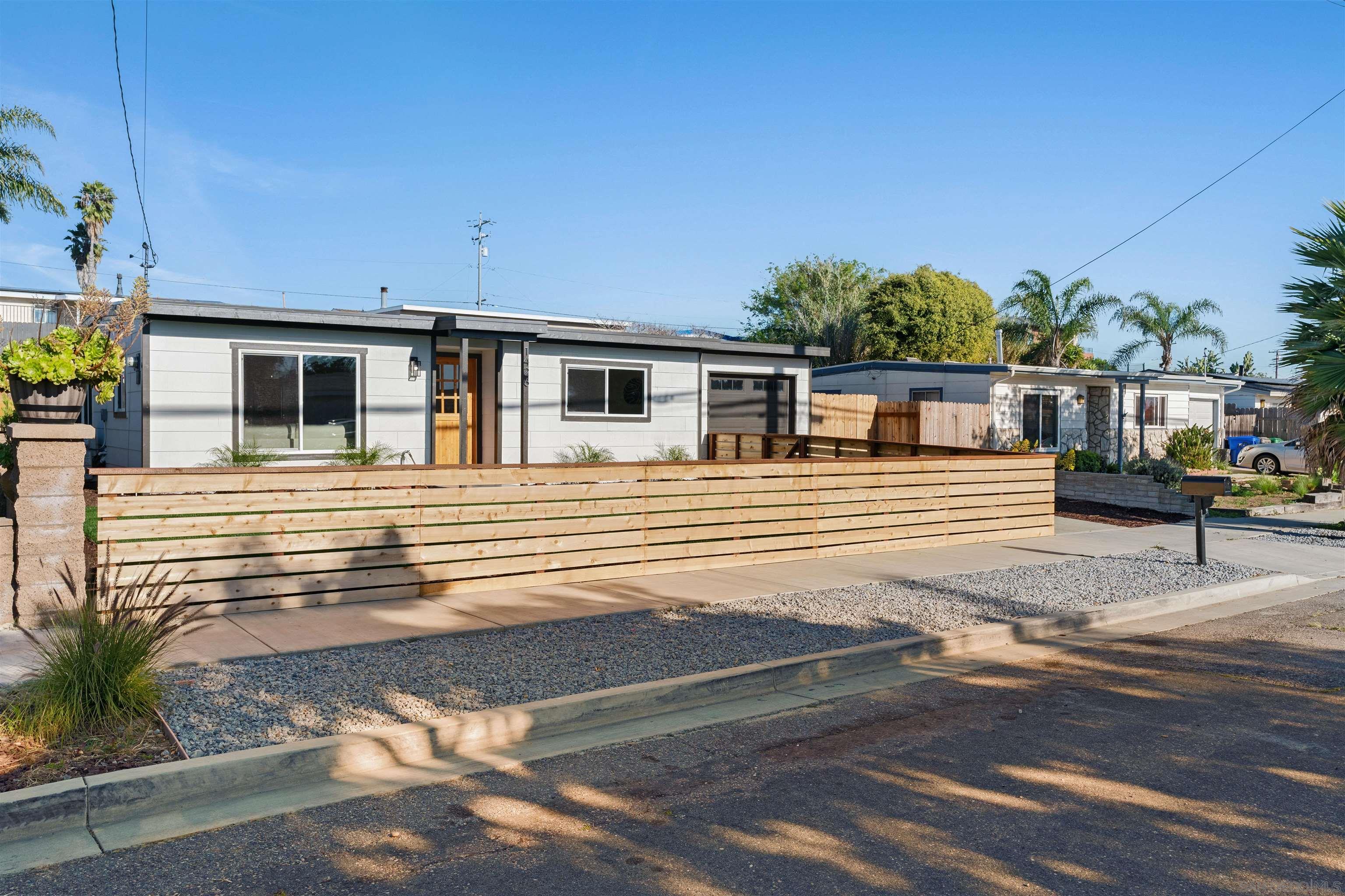 Detail Gallery Image 4 of 74 For 1426  Santa Rosa St, Oceanside,  CA 92058 - 3 Beds | 2 Baths