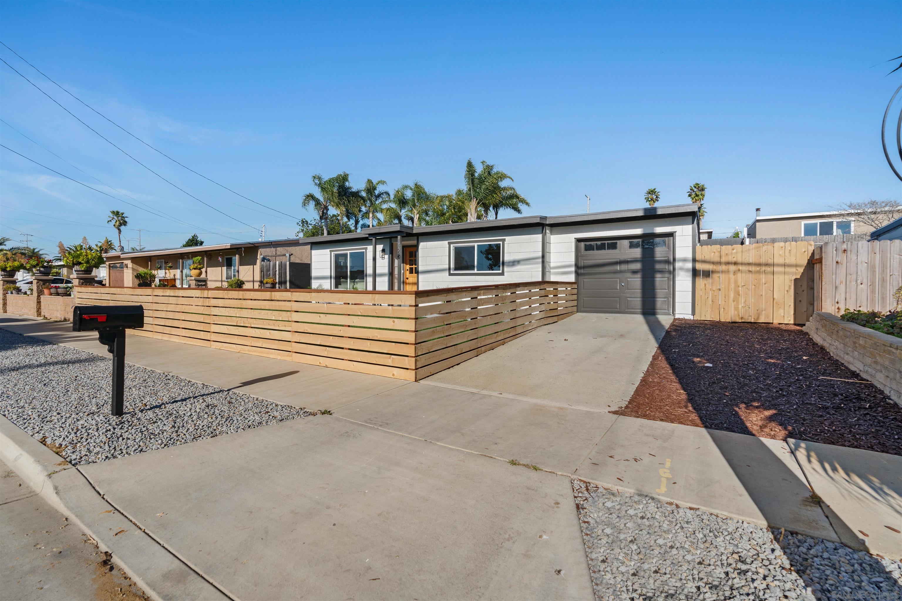 Detail Gallery Image 5 of 74 For 1426  Santa Rosa St, Oceanside,  CA 92058 - 3 Beds | 2 Baths