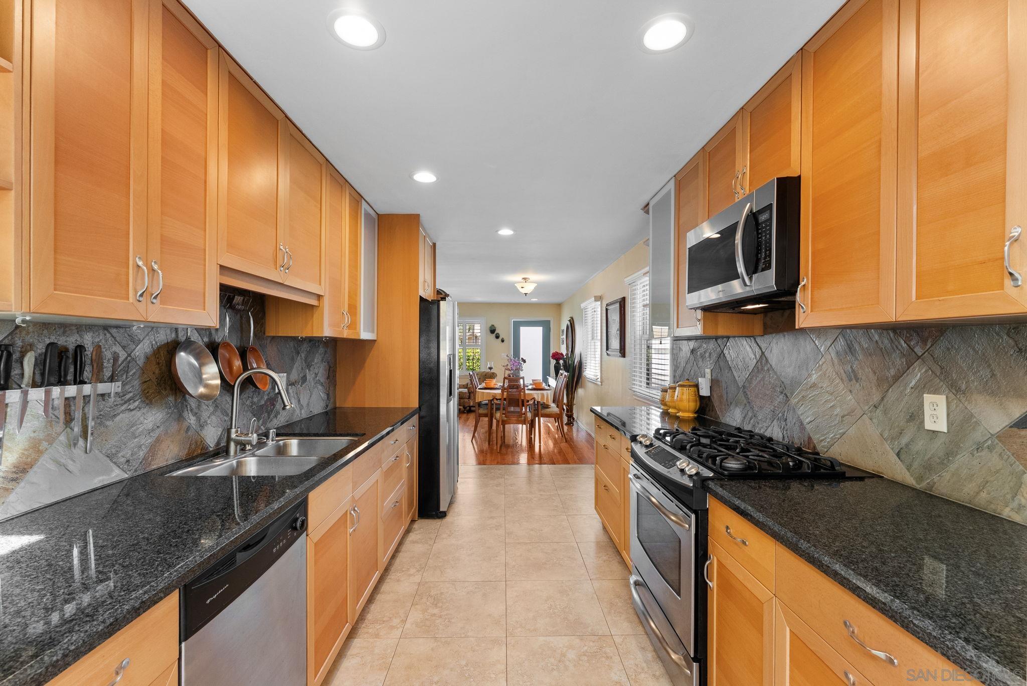 Detail Gallery Image 7 of 23 For 5025  Dick St, San Diego,  CA 92115 - 3 Beds | 2 Baths