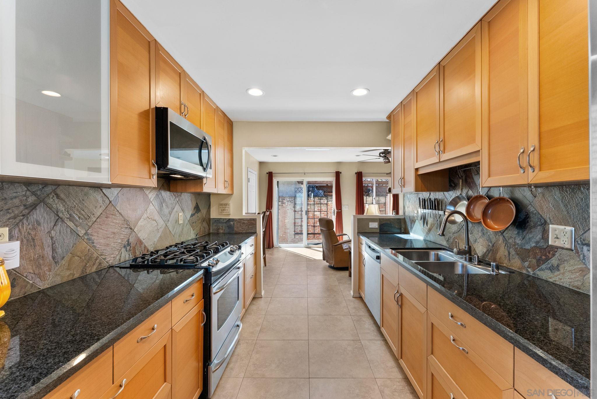 Detail Gallery Image 8 of 23 For 5025  Dick St, San Diego,  CA 92115 - 3 Beds | 2 Baths