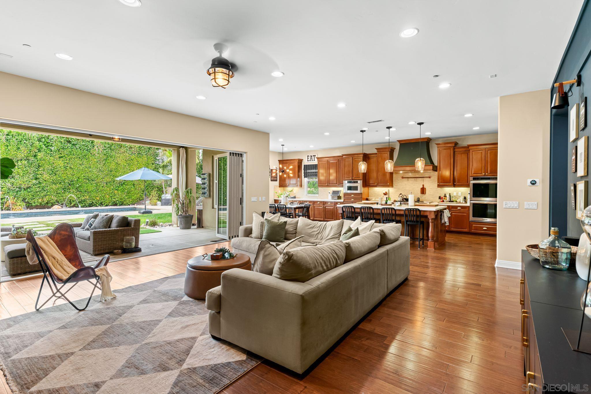 Detail Gallery Image 28 of 70 For 15740  Bacara Ct, San Diego,  CA 92131 - 6 Beds | 4/1 Baths