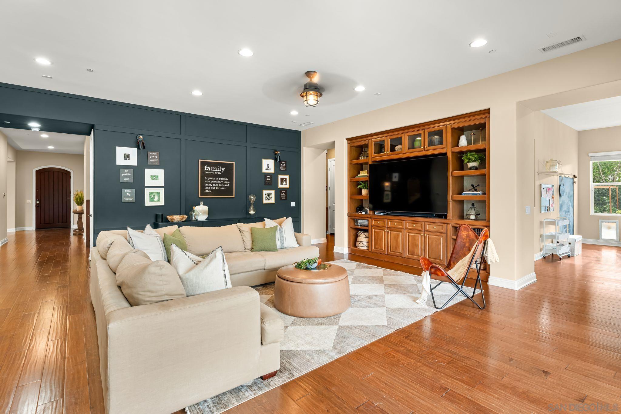 Detail Gallery Image 30 of 70 For 15740  Bacara Ct, San Diego,  CA 92131 - 6 Beds | 4/1 Baths